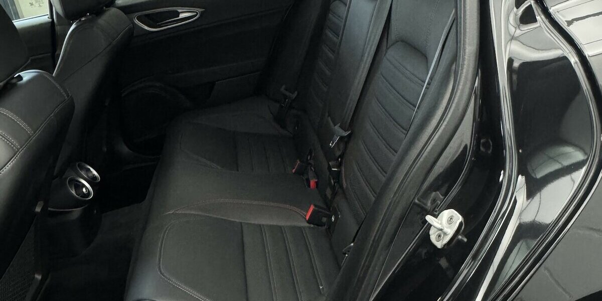 Alfa Romeo Giulia 2.0 Competizione Q4 Turbo CarPlay Kamera 9.970 km 38.920 &euro; Lich 35423