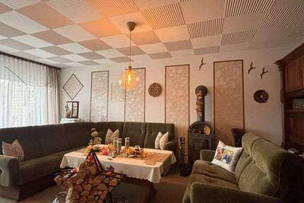 Haus Gladenbach / Mornshausen Mornshausen - 8 Zimmer, 280 m&sup2;, 299.000&euro; | Angebot:25736624