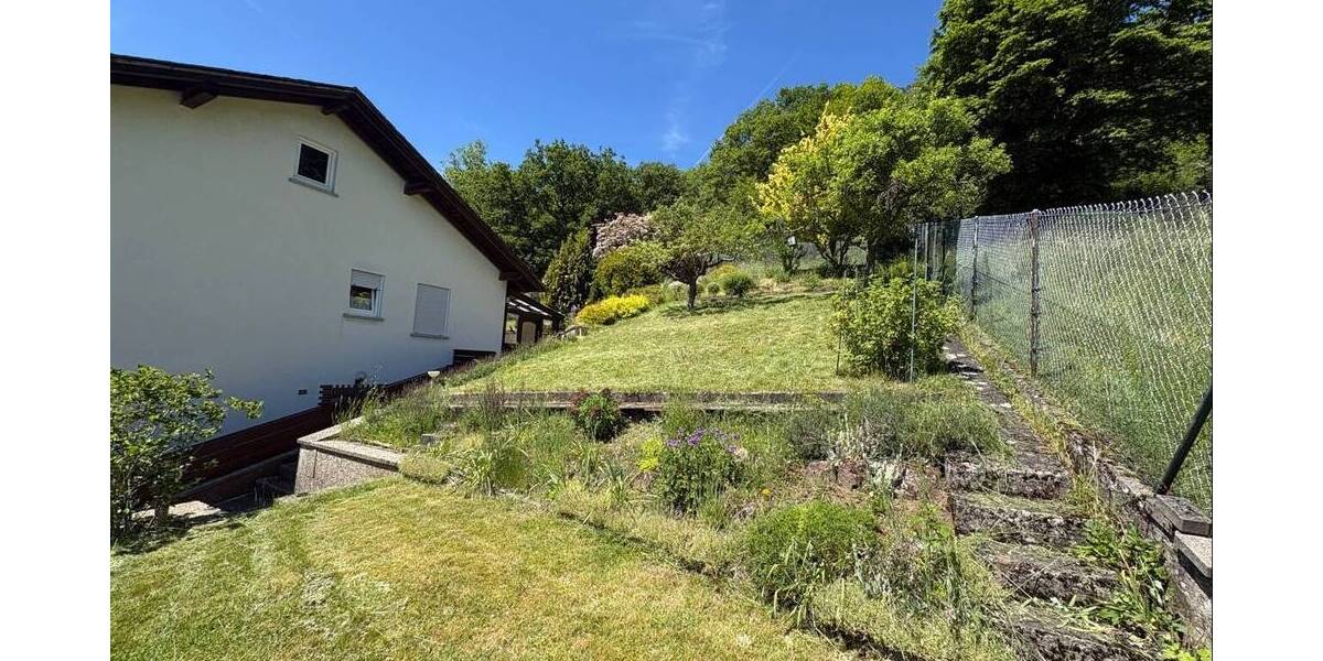 Einfamilienhaus Dillenburg Nanzenbach - 8 Zimmer, 175 m&sup2;, 335.000&euro; | Angebot:26778532