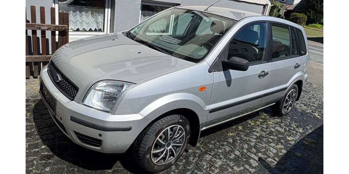Ford Fusion 141.095 km 2.400 &euro; Bad Endbach 35080