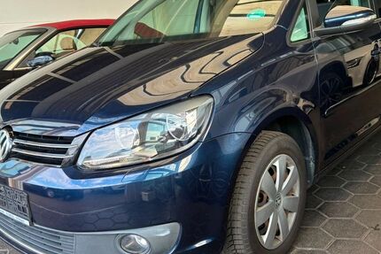 VW Touran 107.304 km 10.999 &euro; Münzenberg Gambach 35516