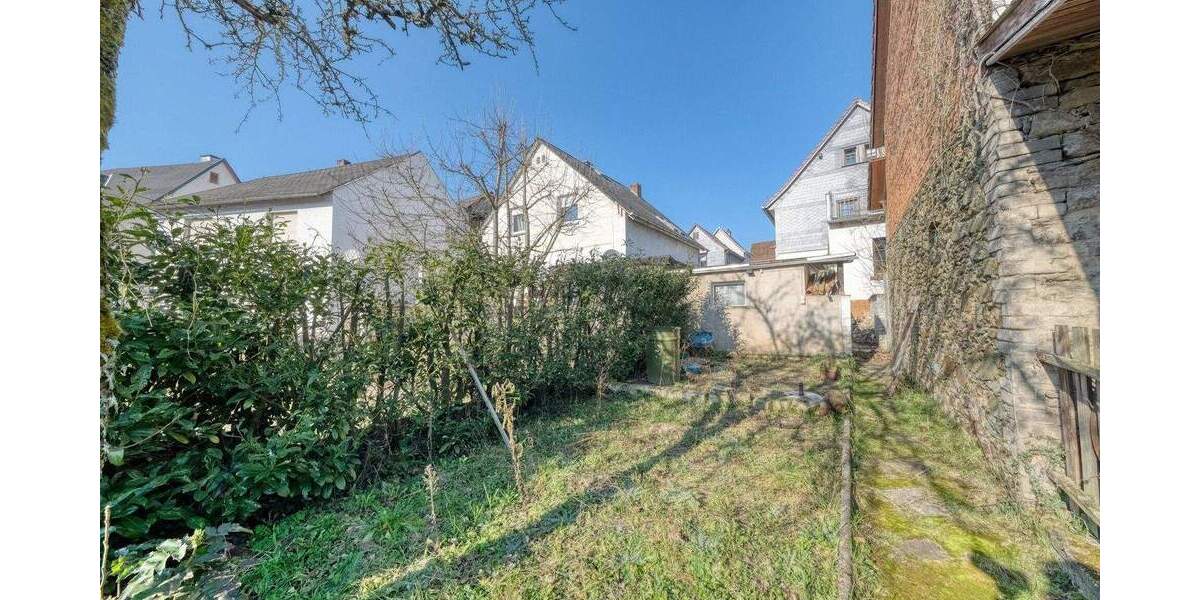 Mehrfamilienhaus, Wohnhaus Aßlar - 8 Zimmer, 186 m&sup2;, 199.000&euro; | Angebot:25697034
