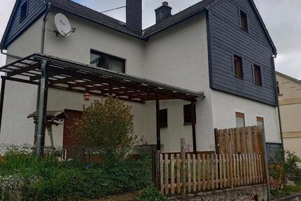 Haus Aßlar - 8 Zimmer, 150 m&sup2;, 350.000&euro; | Angebot:26496954