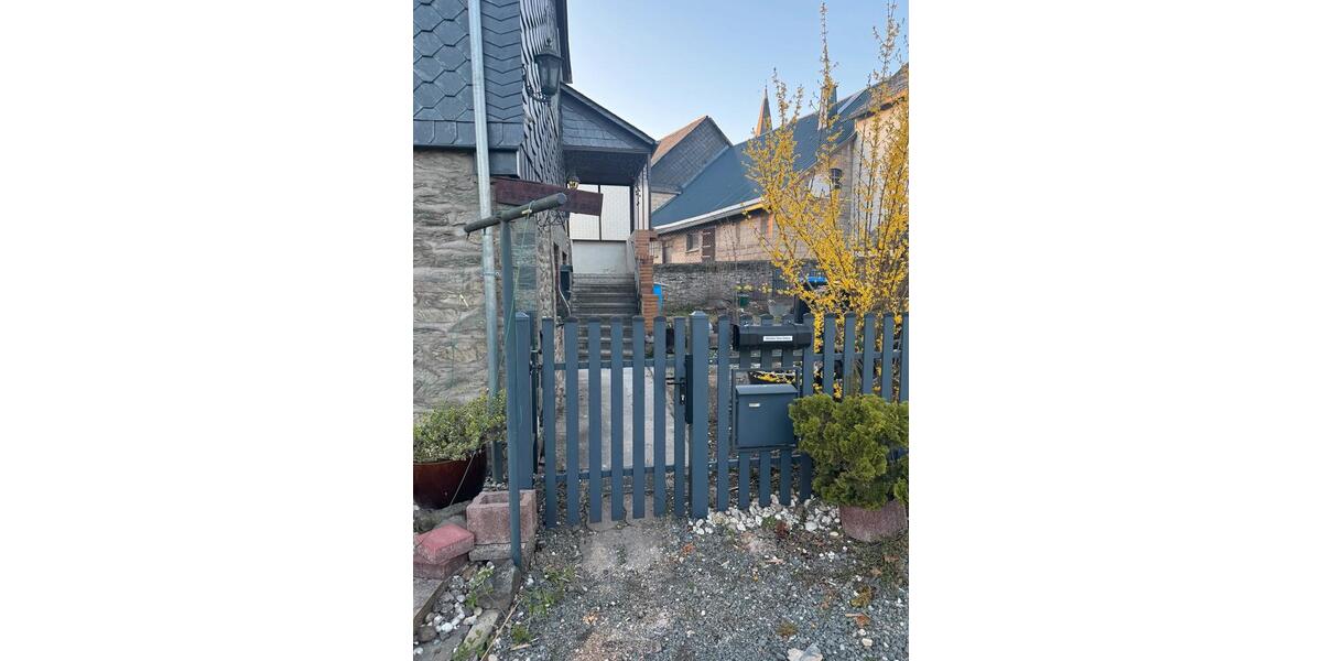 Einfamilienhaus Wetzlar Altenberger Straße - 7 Zimmer, 140 m&sup2;, 1.000&euro; | Angebot:26020253