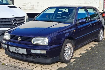 VW Golf 205.000 km 2.500 &euro; Kirchvers 35102