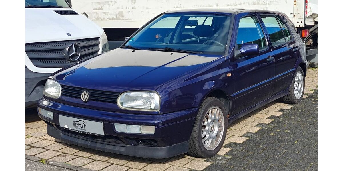 VW Golf 205.000 km 2.500 &euro; Kirchvers 35102