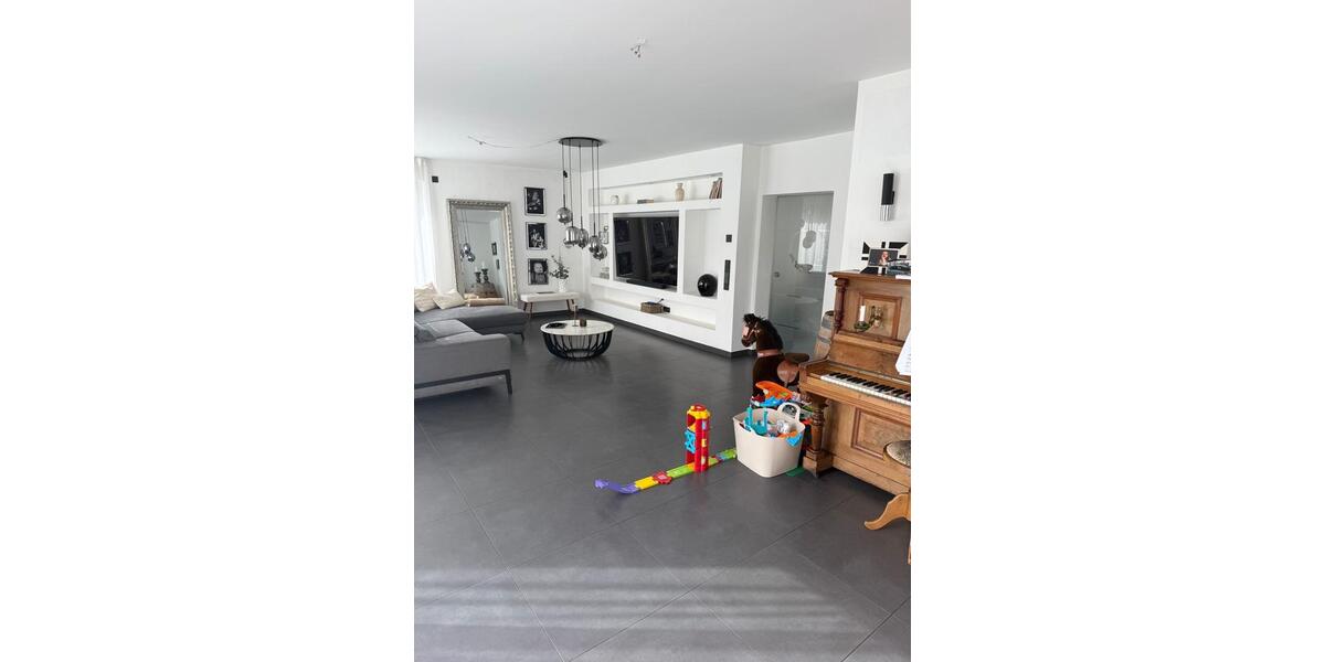 Villa Dillenburg Frohnhausen - 7 Zimmer, 418 m&sup2;, 688.000&euro; | Angebot:25218920