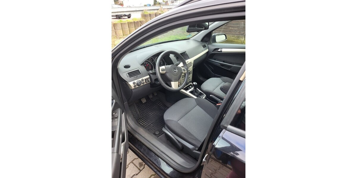 Opel Astra 127.000 km 3.500 &euro; Langgöns 35428