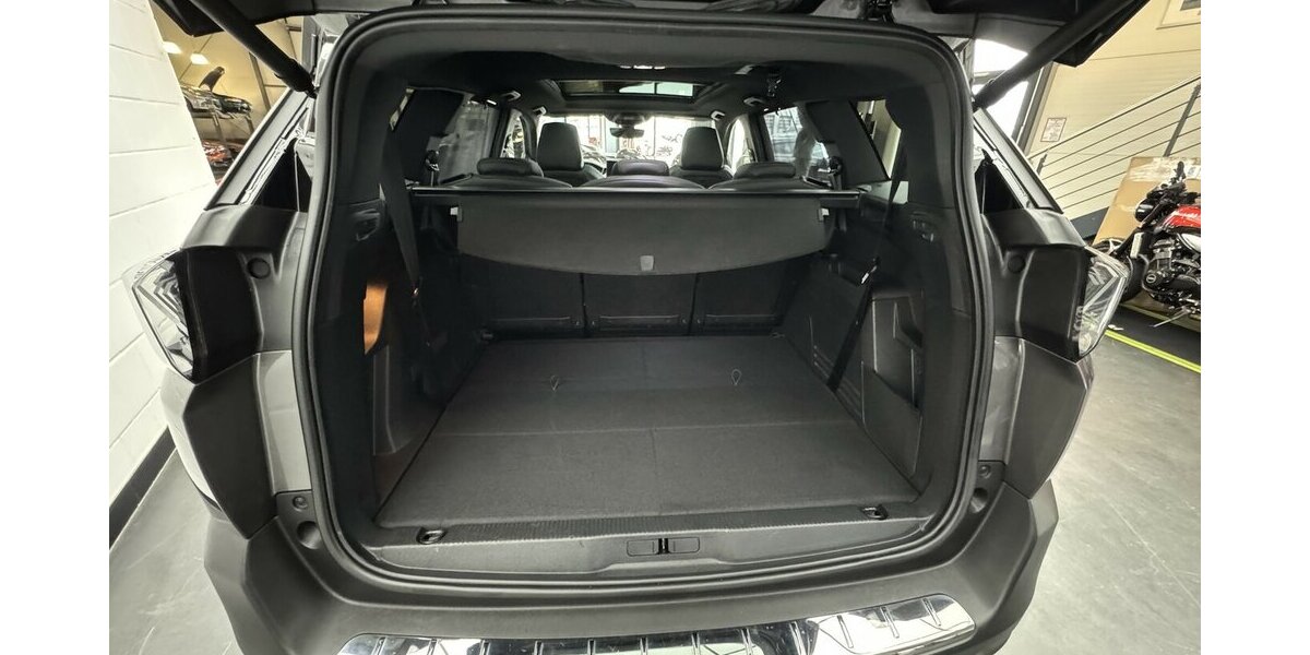 Peugeot 5008 GT 180 Blue HDi EAT8 1.Hand Nachtsicht 31.700 km 32.985 &euro; Lich 35423