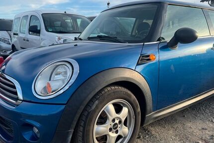 Mini ONE 124.361 km 2.999 &euro; Münzenberg Gambach 35516