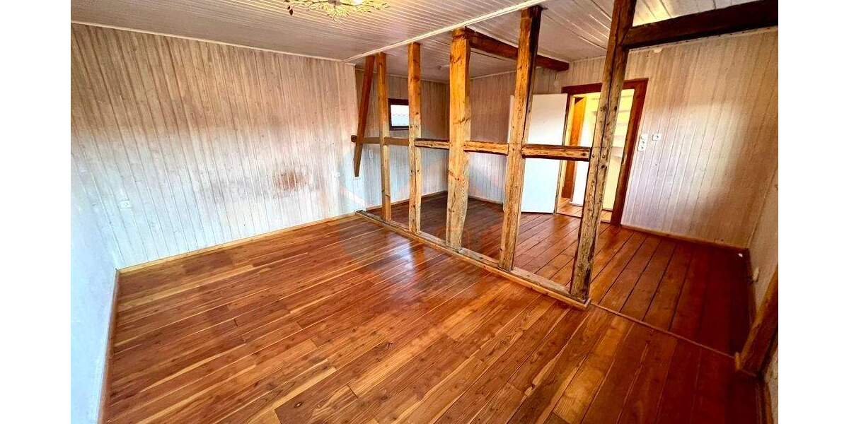 Einfamilienhaus Butzbach / Hoch-Weisel Hoch-Weisel - 5 Zimmer, 129 m&sup2;, 179.000&euro; | Angebot:25734438