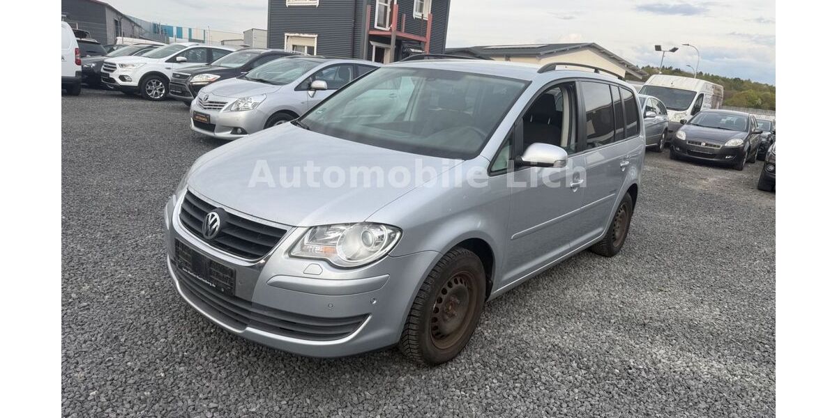 VW Touran 277.000 km 2.999 &euro; Lich 35423