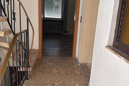 Haus Linden - 6 Zimmer, 220 m&sup2;, 380.000&euro; | Angebot:27023922
