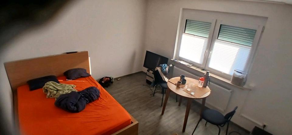 Dachgeschoßwohnung Gießen Schlangenzahl - 1 Zimmer, 18 m&sup2;, 305&euro; | Angebot:26014112