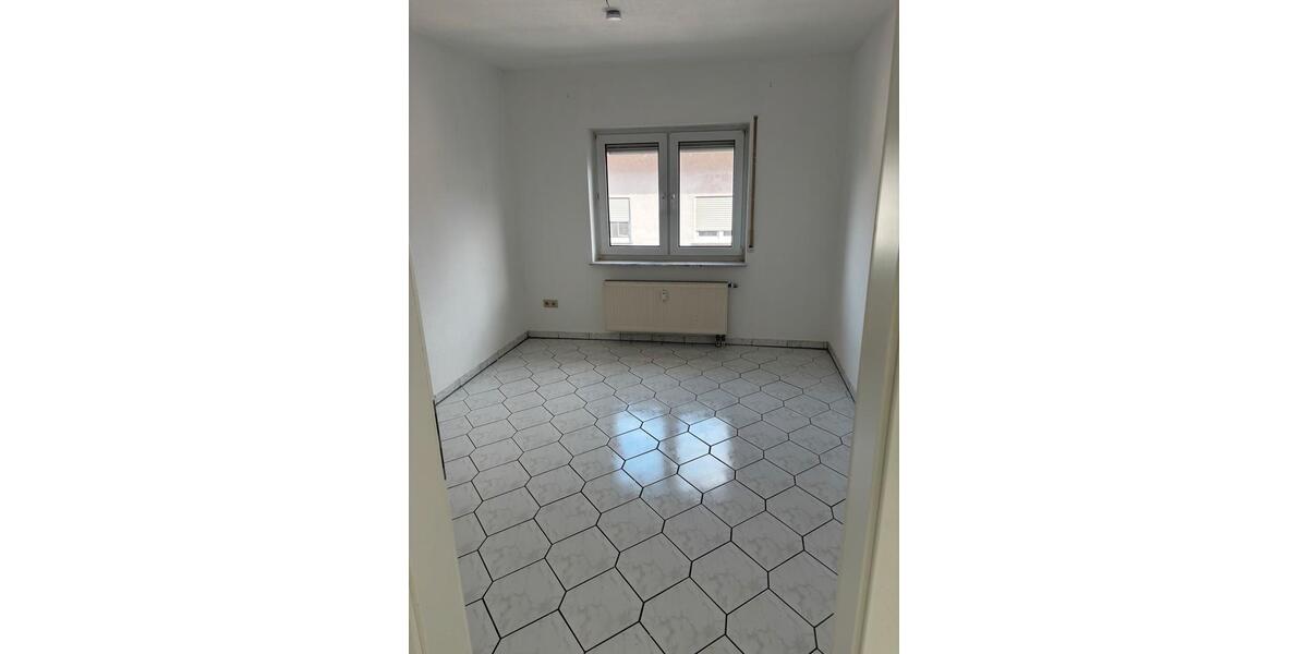 Etagenwohnung Pohlheim - 3 Zimmer, 90 m&sup2;, 850&euro; | Angebot:23704881