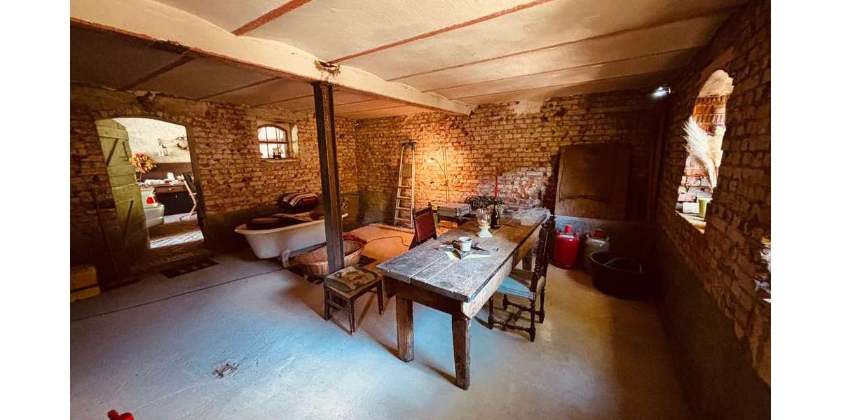 Einmalig: Großes Anwesen mit vielen Möglichkeiten im Grünen - Anwesen Ehringshausen | Angebot:27095964