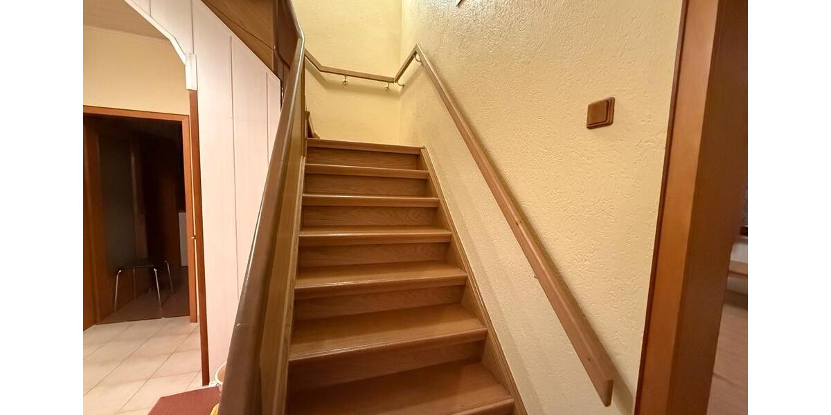 Einfamilienhaus Aßlar - 3 Zimmer, 140 m&sup2;, 1.300&euro; | Angebot:25810665