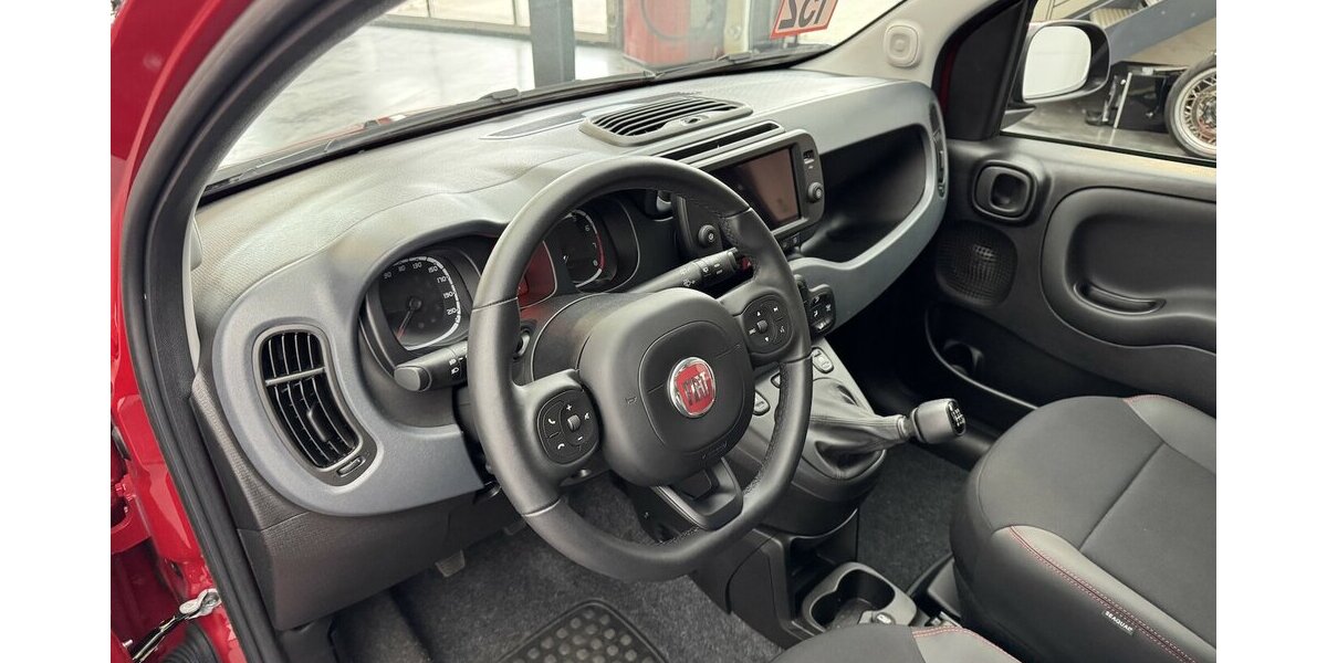 Fiat Panda Cross Red 1.0 Hybrid 1.Hand Neuwertig! 1.600 km 13.740 &euro; Lich 35423