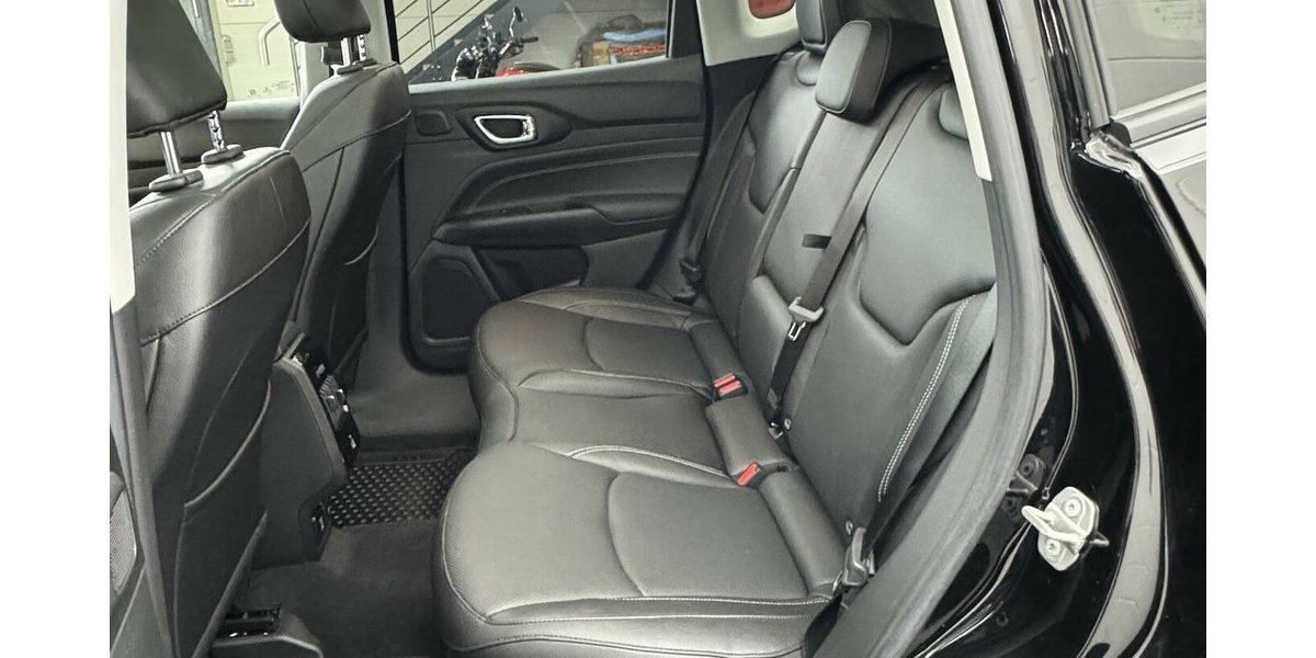Jeep Compass S Plug-IN Hybrid 4WD 1.Hand Panoramadach 26.460 km 26.950 &euro; Lich 35423