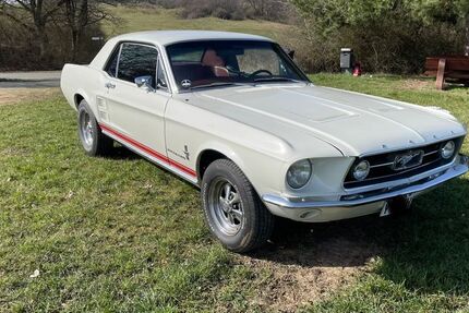 Ford Mustang 121.000 km 29.000 &euro; Solms 35606