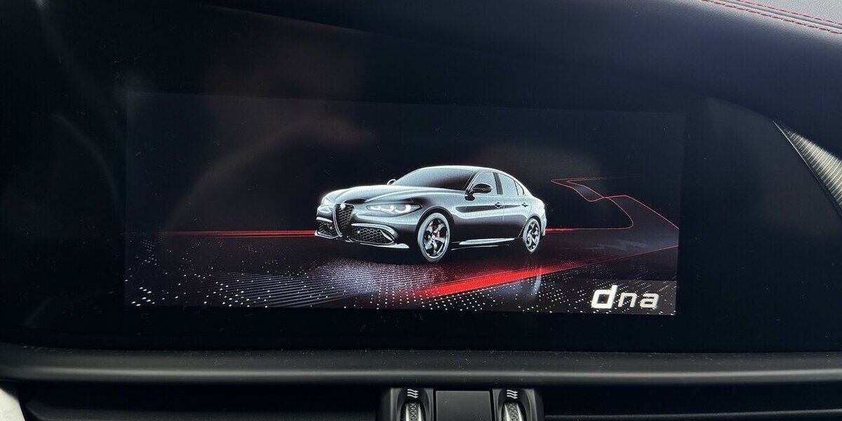 Alfa Romeo Giulia 2.0 Competizione Q4 Turbo CarPlay Kamera 9.970 km 38.920 &euro; Lich 35423