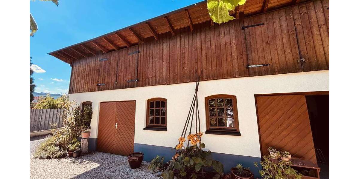 Großes Anwesen mit vielen Möglichkeiten im Grünen - Anwesen Ehringshausen | Angebot:26738021