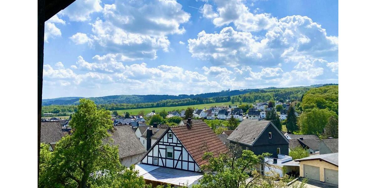 Einfamilienhaus Sinn - 8 Zimmer, 232 m&sup2;, 460.000&euro; | Angebot:23583153