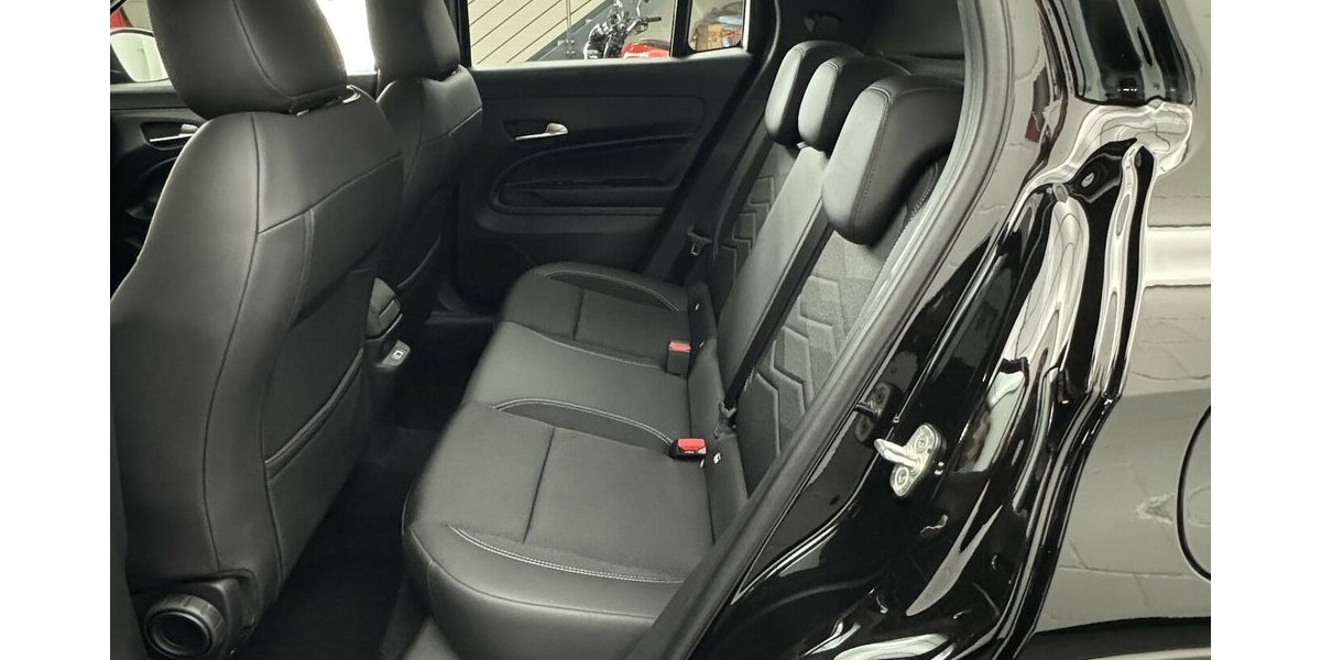 Jeep Avenger 1.2 Altitude Kamera JBL Soundsystem 27.213 km 17.740 &euro; Lich 35423