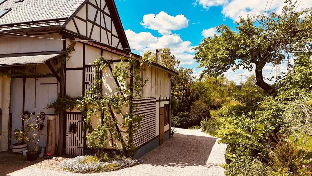 Einmalig: Großes Anwesen mit vielen Möglichkeiten im Grünen - Anwesen Ehringshausen | Angebot:27095964