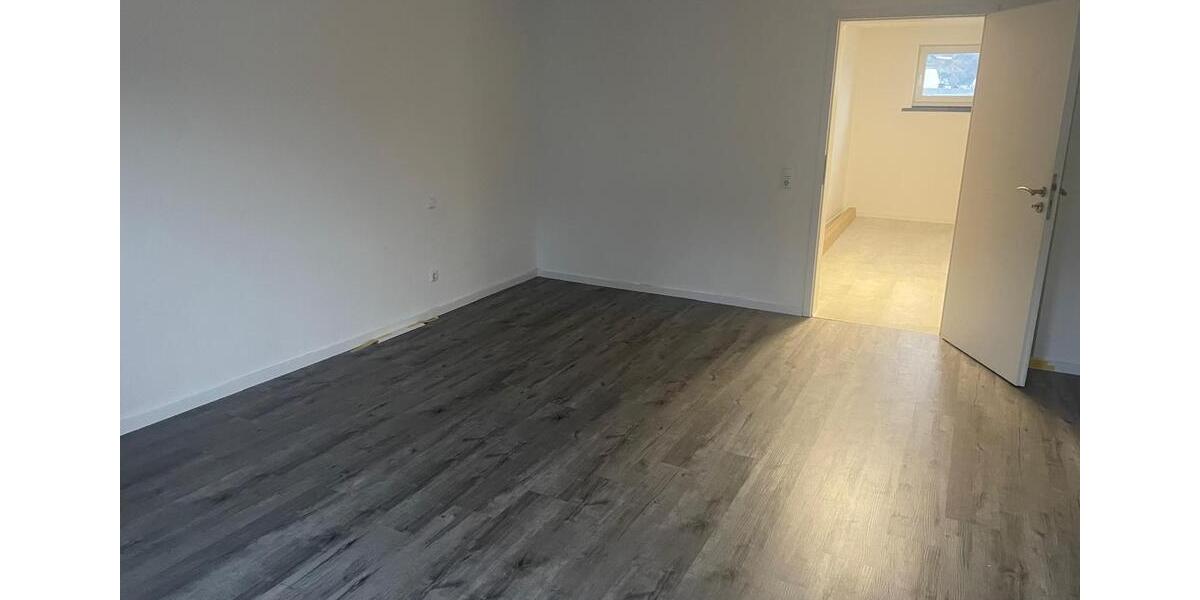 Etagenwohnung Dillenburg - 5 Zimmer, 110 m&sup2;, 795&euro; | Angebot:25975727