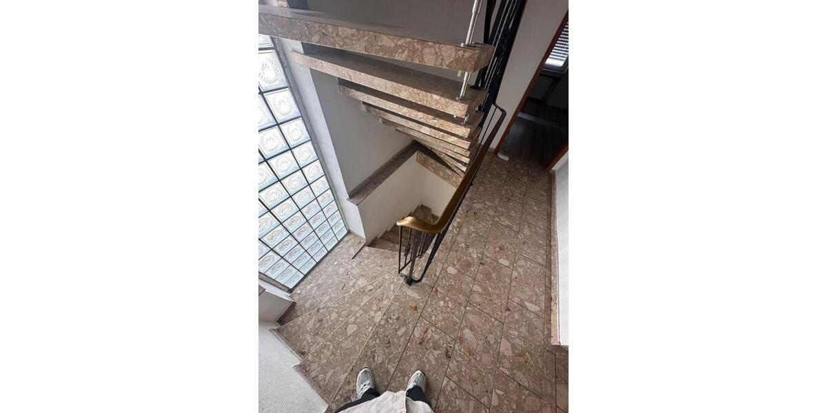 Einfamilienhaus Linden - 6 Zimmer, 220 m&sup2;, 380.000&euro; | Angebot:27023922