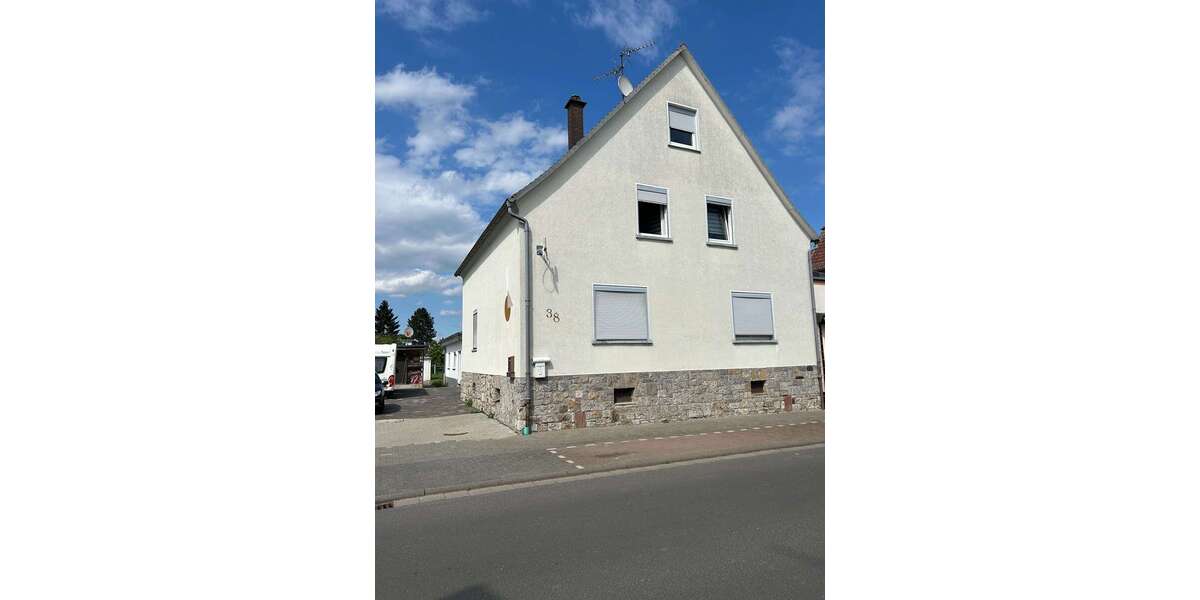 Einfamilienhaus Butzbach - 5 Zimmer, 133 m&sup2;, 235.000&euro; | Angebot:26512957