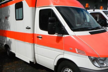 Mercedes-Benz Sprinter 305.090 km 9.400 &euro; Dillenburg 35687