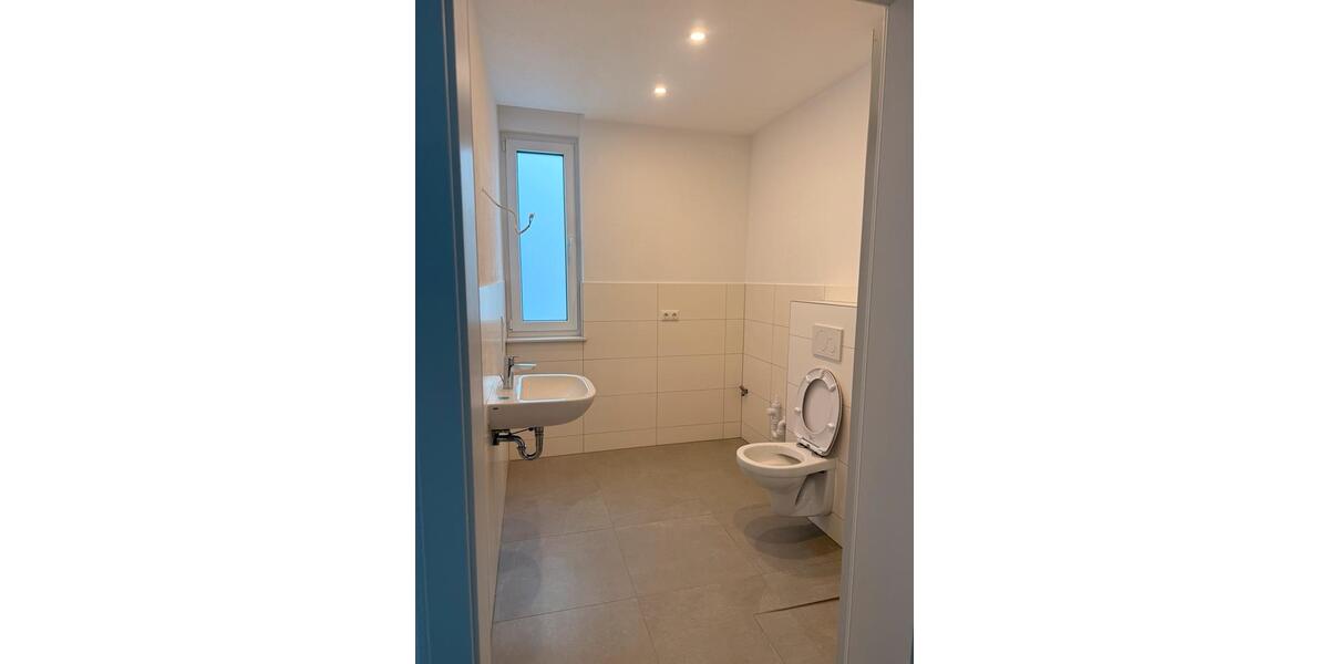 Etagenwohnung Fronhausen - 3 Zimmer, 65 m&sup2;, 1.100&euro; | Angebot:25401883