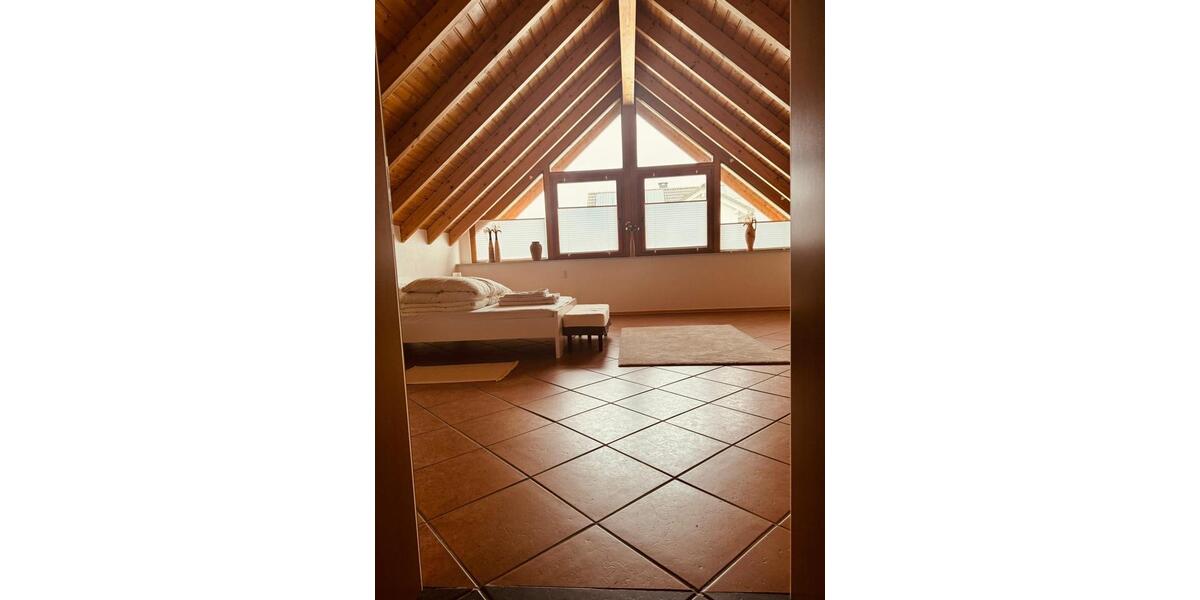 Dachgeschoßwohnung Mittenaar - 3 Zimmer, 120 m&sup2;, 700&euro; | Angebot:26228114