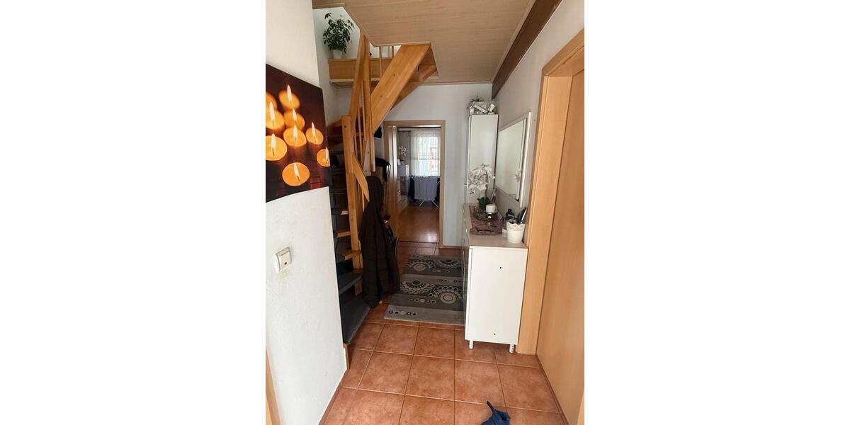 Etagenwohnung Mittenaar - 3 Zimmer, 90 m&sup2;, 730&euro; | Angebot:25099786