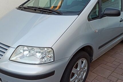 VW Sharan 217.800 km 3.300 &euro; Ehringshausen 35630