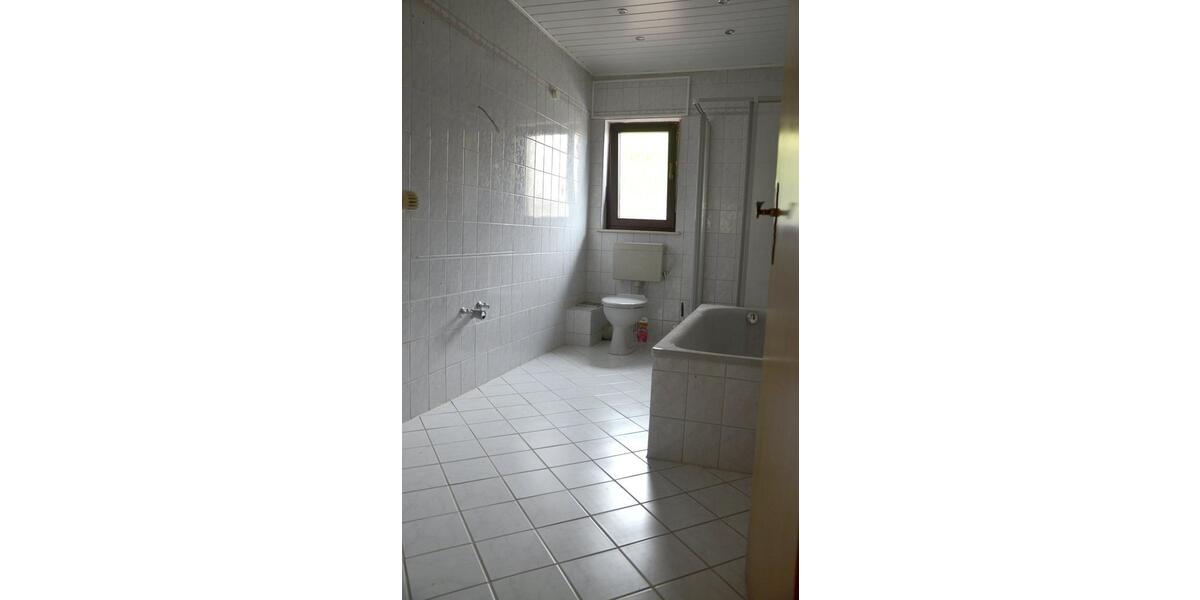 Einfamilienhaus Lahnau - 9 Zimmer, 229 m&sup2;, 490.000&euro; | Angebot:26553842