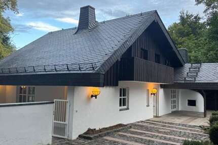 Haus Grävenwiesbach - 6 Zimmer, 285 m&sup2;, 999.000&euro; | Angebot:25323448