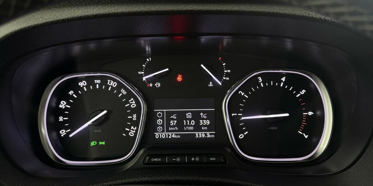 Opel Vivaro Cargo 1.5 D Edition M 1.Hand Sitzhzg 9.900 km 21.520 &euro; Lich 35423