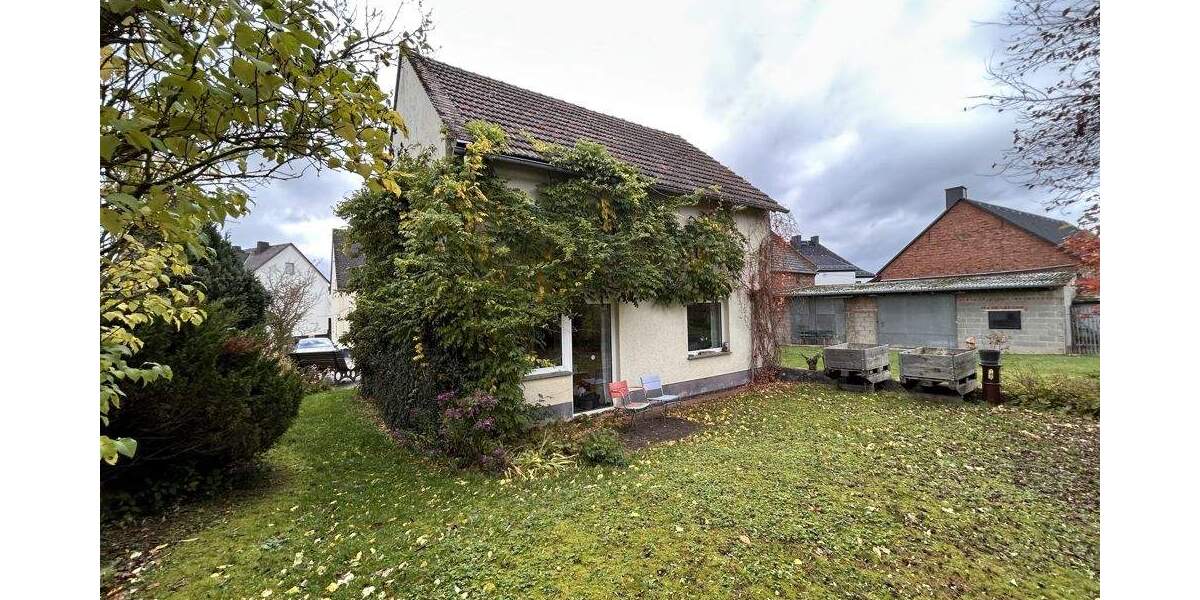 Einfamilienhaus Waldbrunn (Westerwald) / Hintermeilingen Hintermeilingen - 5 Zimmer, 136 m&sup2;, 275.000&euro; | Angebot:25820830