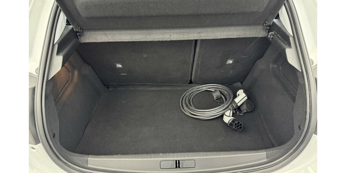 Opel Corsa e Edition 1.Hand 50 kWh Carplay Tempomat 30.900 km 14.220 &euro; Lich 35423