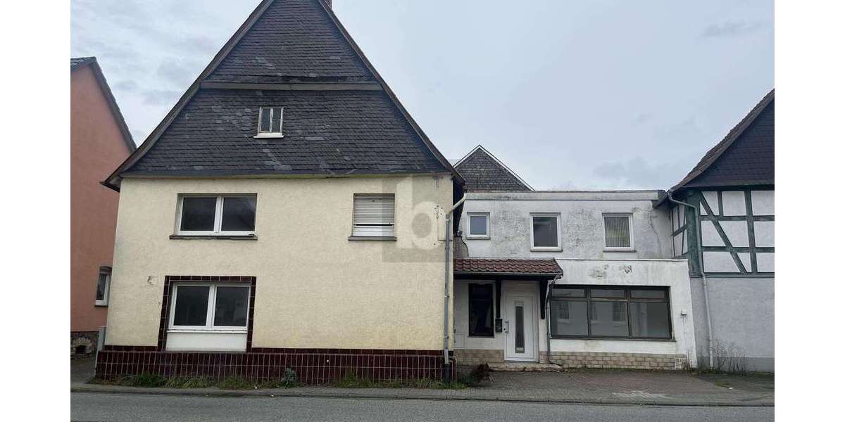 Einfamilienhaus Solms - 10 Zimmer, 180 m&sup2;, 129.900&euro; | Angebot:26050106