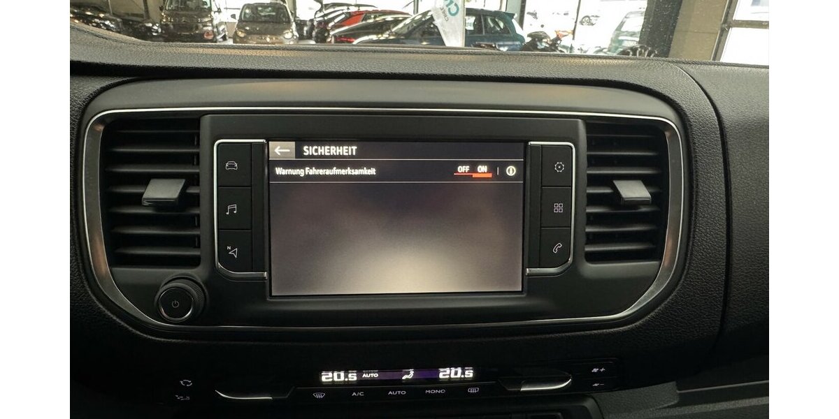 Opel Vivaro Cargo 1.5 D Edition M 1.Hand Sitzhzg 9.900 km 21.520 &euro; Lich 35423