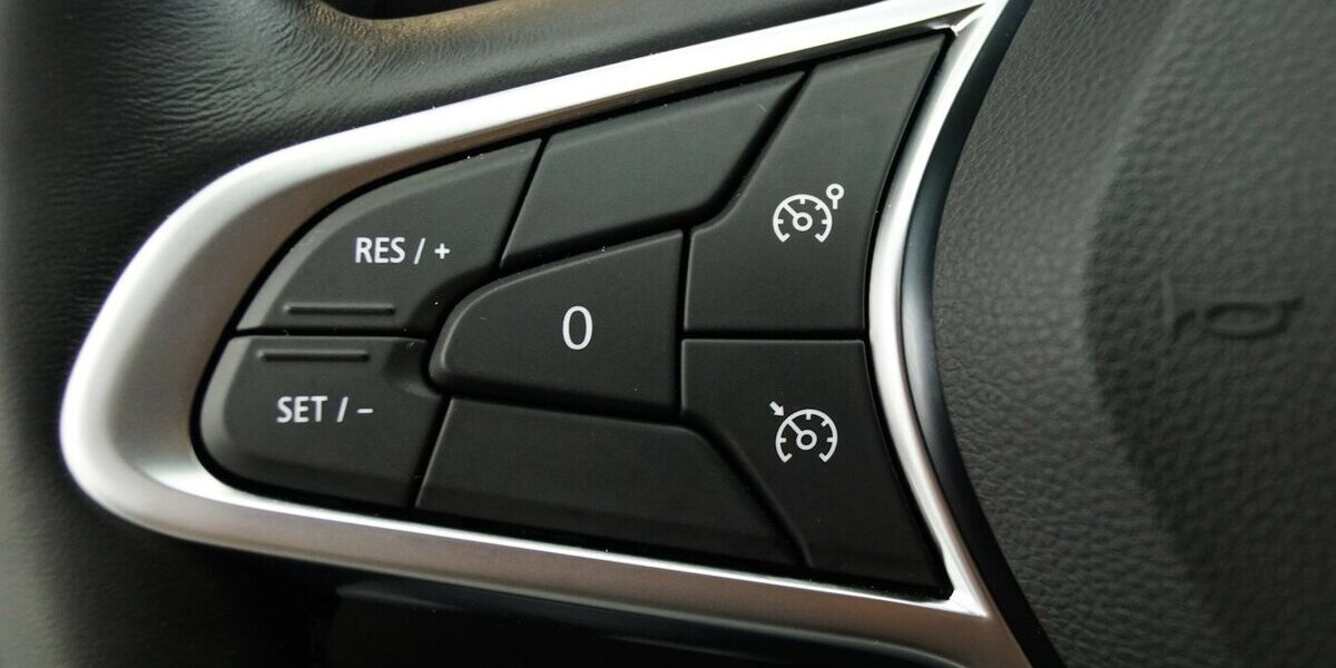 Renault Arkana Mild Hybrid TCe 140 EDC Techno Kamera 29.999 km 21.985 &euro; Lich 35423