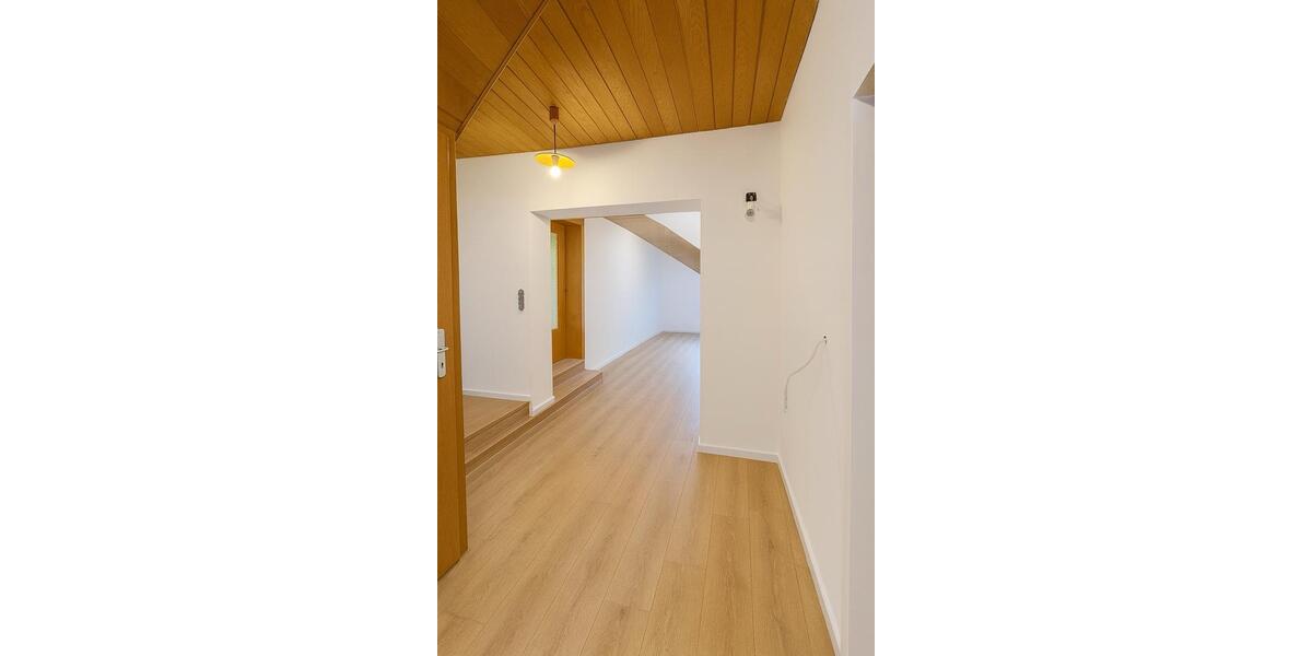Etagenwohnung Münzenberg - 5 Zimmer, 150 m&sup2;, 1.300&euro; | Angebot:25936590