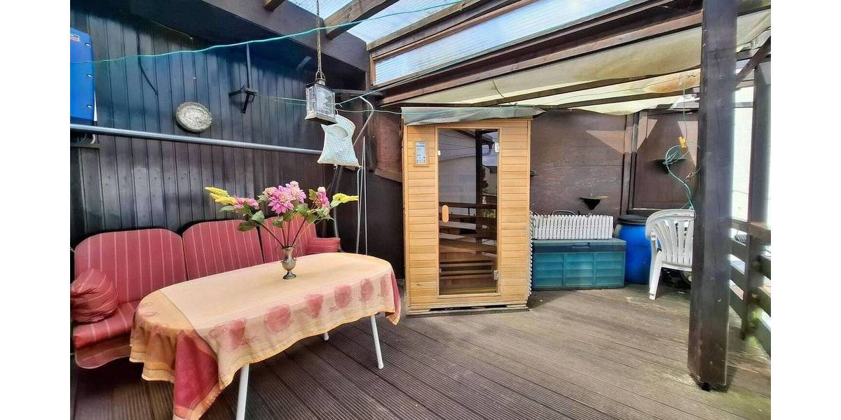 Einfamilienhaus Lich - 9 Zimmer, 245 m&sup2;, 330.000&euro; | Angebot:25685936