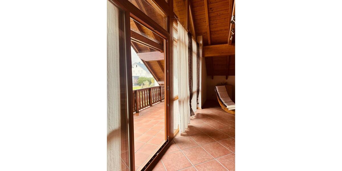 Dachgeschoßwohnung Mittenaar - 3 Zimmer, 120 m&sup2;, 700&euro; | Angebot:26228114