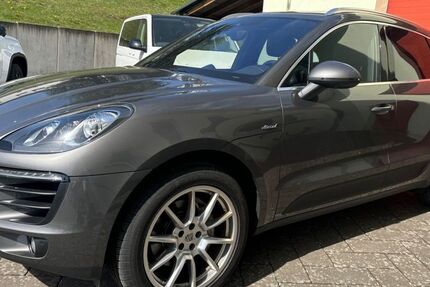 Porsche Macan 167.580 km 24.900 &euro; Dillenburg 35685