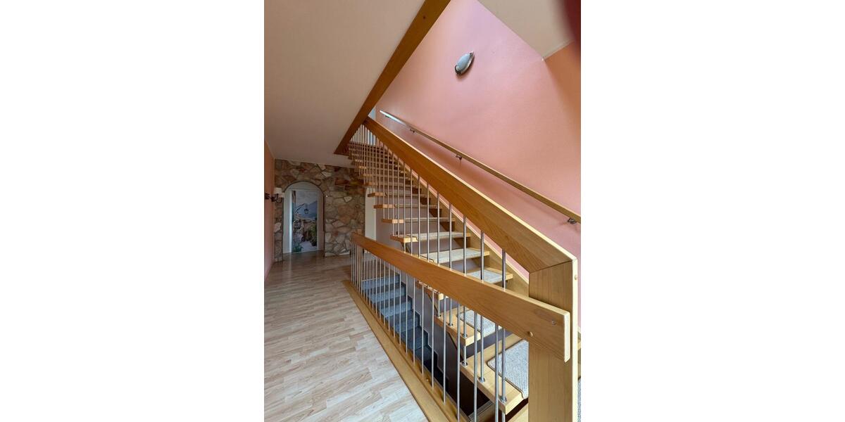 Einfamilienhaus Braunfels - 7 Zimmer, 220 m&sup2;, 398.000&euro; | Angebot:26857793